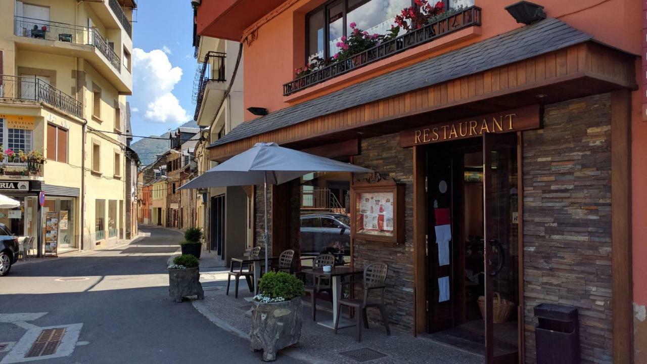 Hostal Talabart Les Luaran gambar