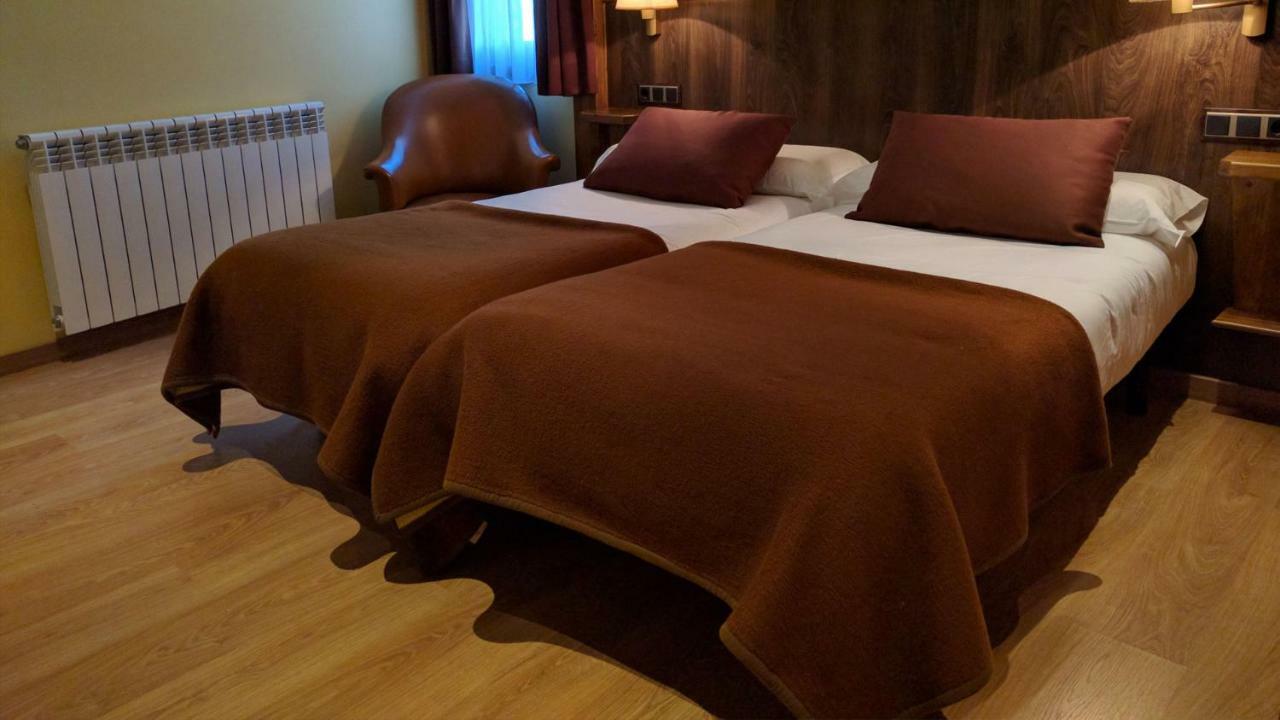 Hostal Talabart Les Luaran gambar
